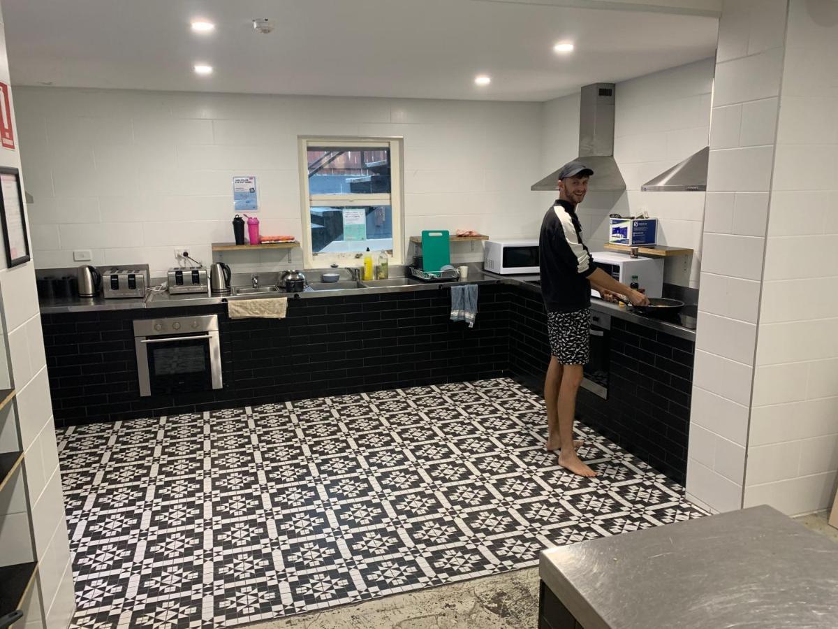 Aussie Dream Hostel Gold Coast Ngoại thất bức ảnh